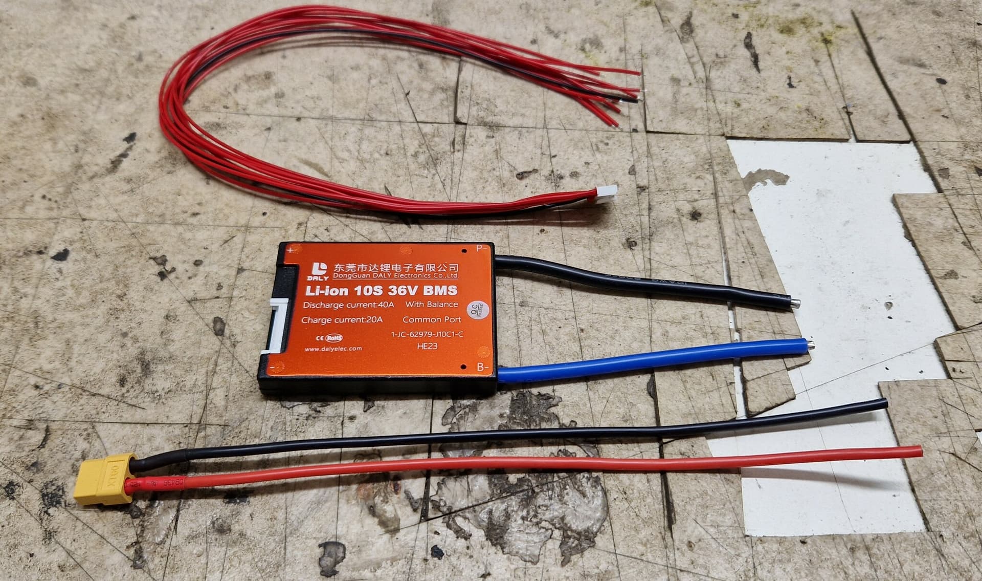Daly Bms 10s 36/42V (60a out, 30a in) med XT60 kontakt till Ninebot G30